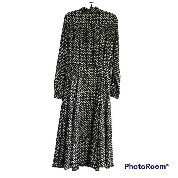 WhoWhatWear green, white & black long sleeve dress - Picture 2 of 6